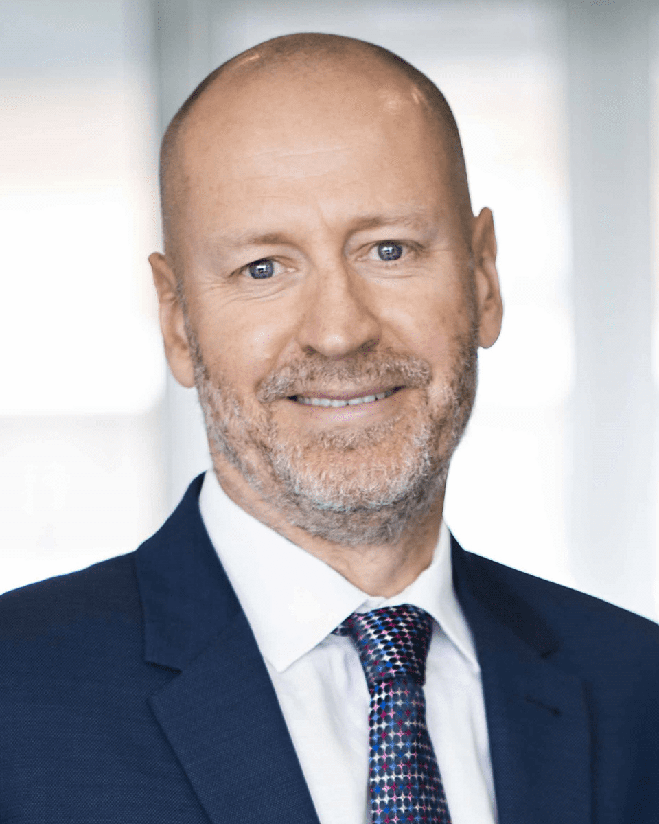 Dr Doug Hilton AO FAA FTSE FAHMS